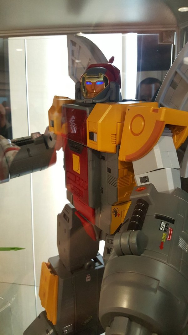 TFCon Toronto   Dealer Room Images Show Unofficial Bulkhead MTMTE Thunderclash Fall Of Cybertron Megatron More  (14 of 30)